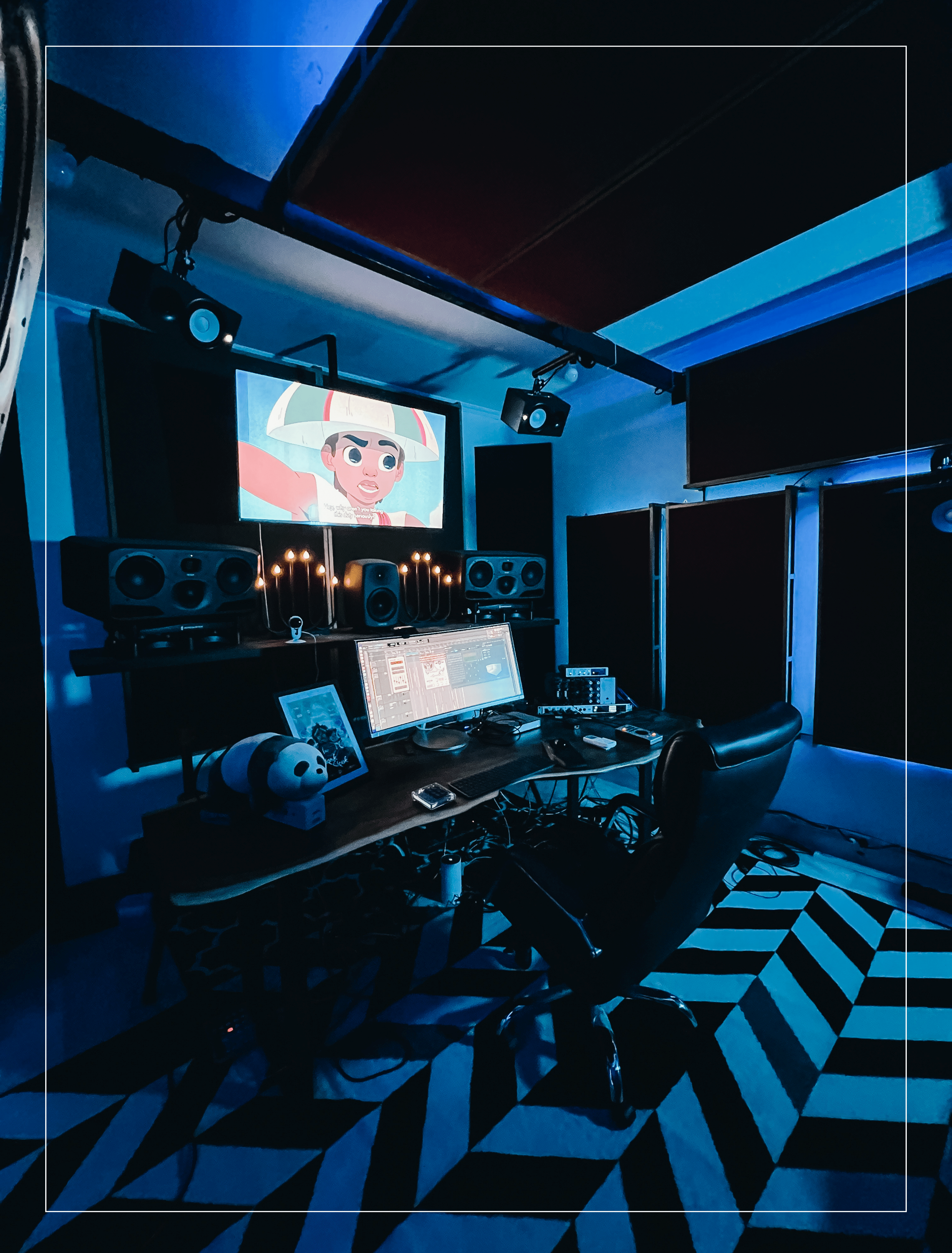 Ruangan dengan Atmos Mixing studio di lantai 2 passionvibe compound
